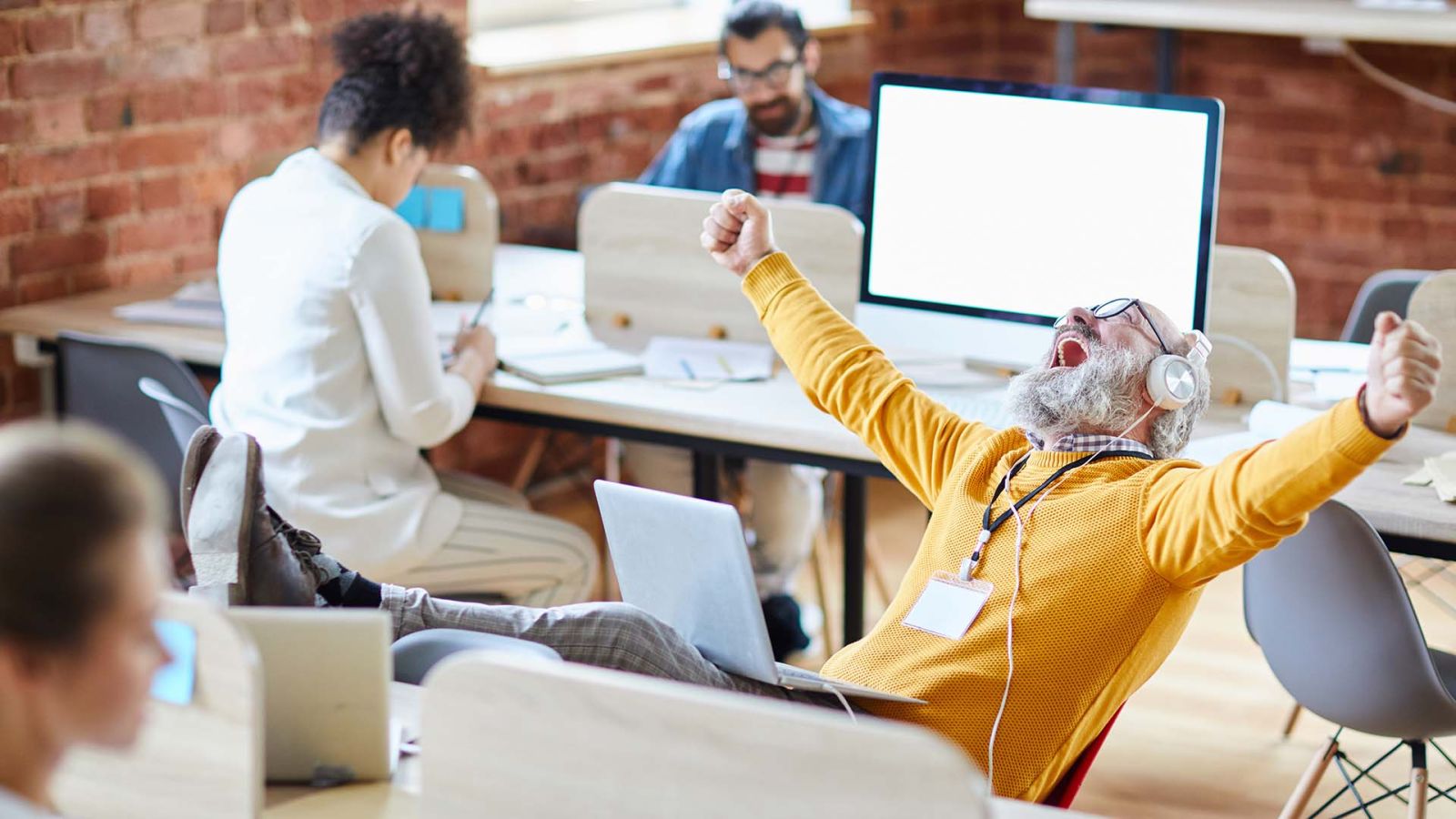 Connected Buildings and the Future of Work: Redefining Office Spaces